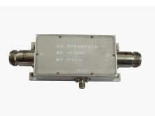 YX109型宽带低噪声放大器